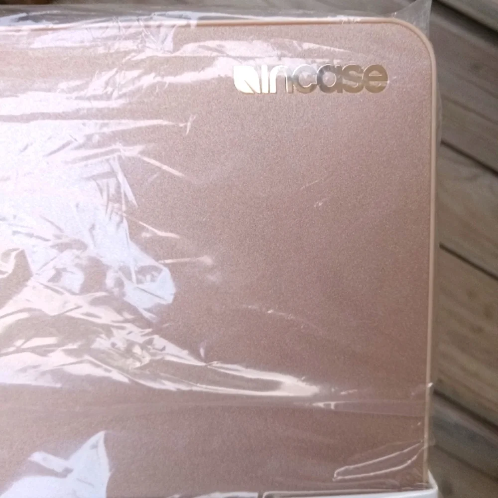 New Incase 13